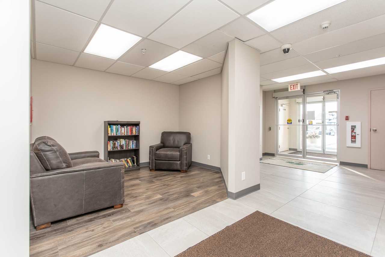 Lonsdale Apartments - Photo 3 of 12