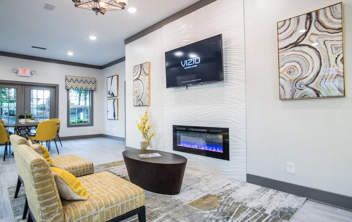 The Columns at Club Drive - Photo 3 of 21