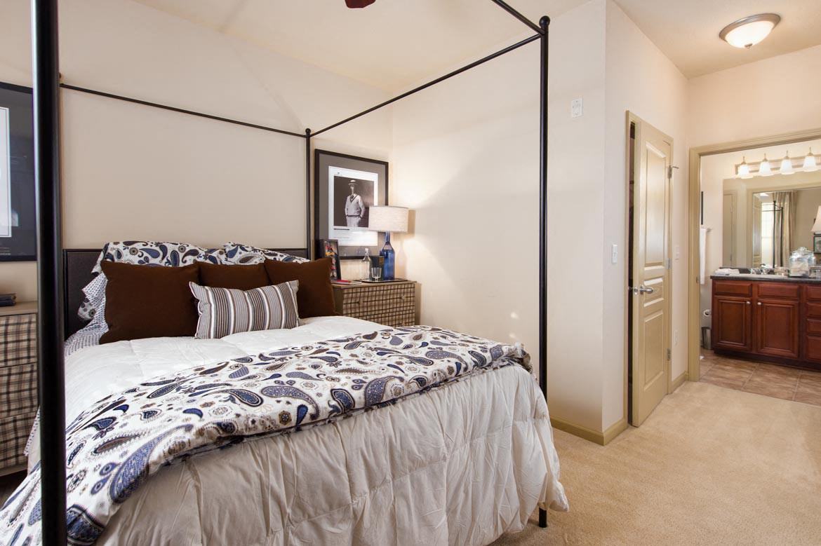 Walton Lakes - Photo 6 of 37