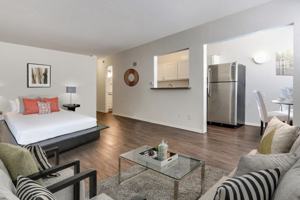 featured image of 1240 Yale St