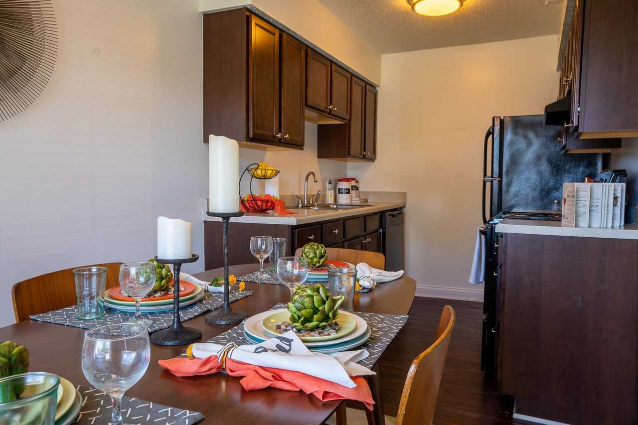 Hamilton Square Apartments - Photo 6 of 38