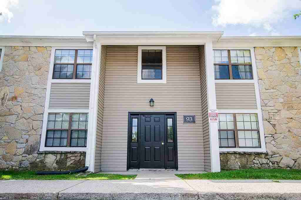 Sandstone Court Apartments 1039 N Paz Dr, Greenwood, IN 46142 Zumper