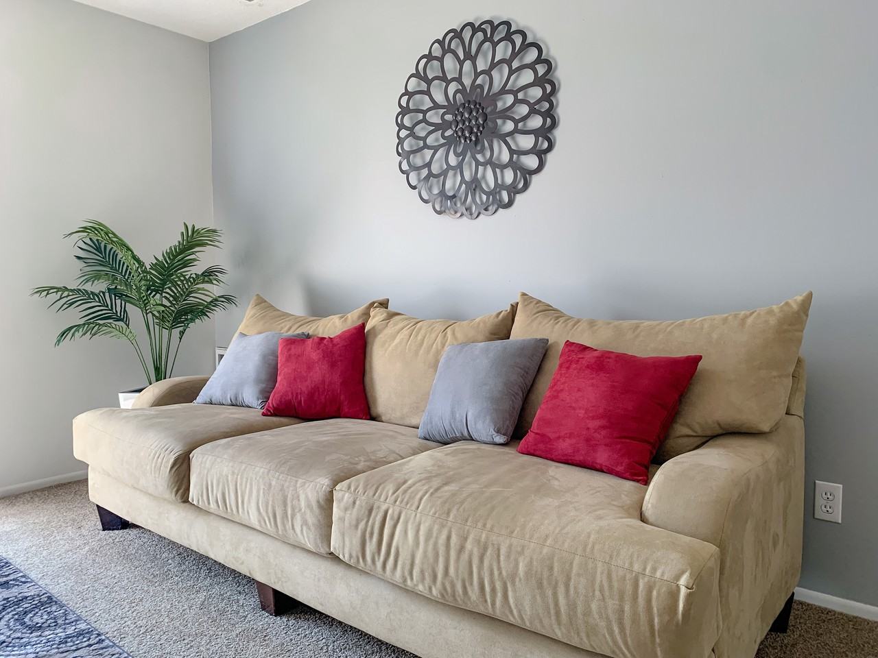 The Lodge Apartments - Photo 4 of 18