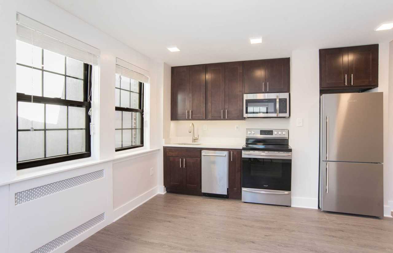 The Phoenix Apartments - Photo 5 of 25