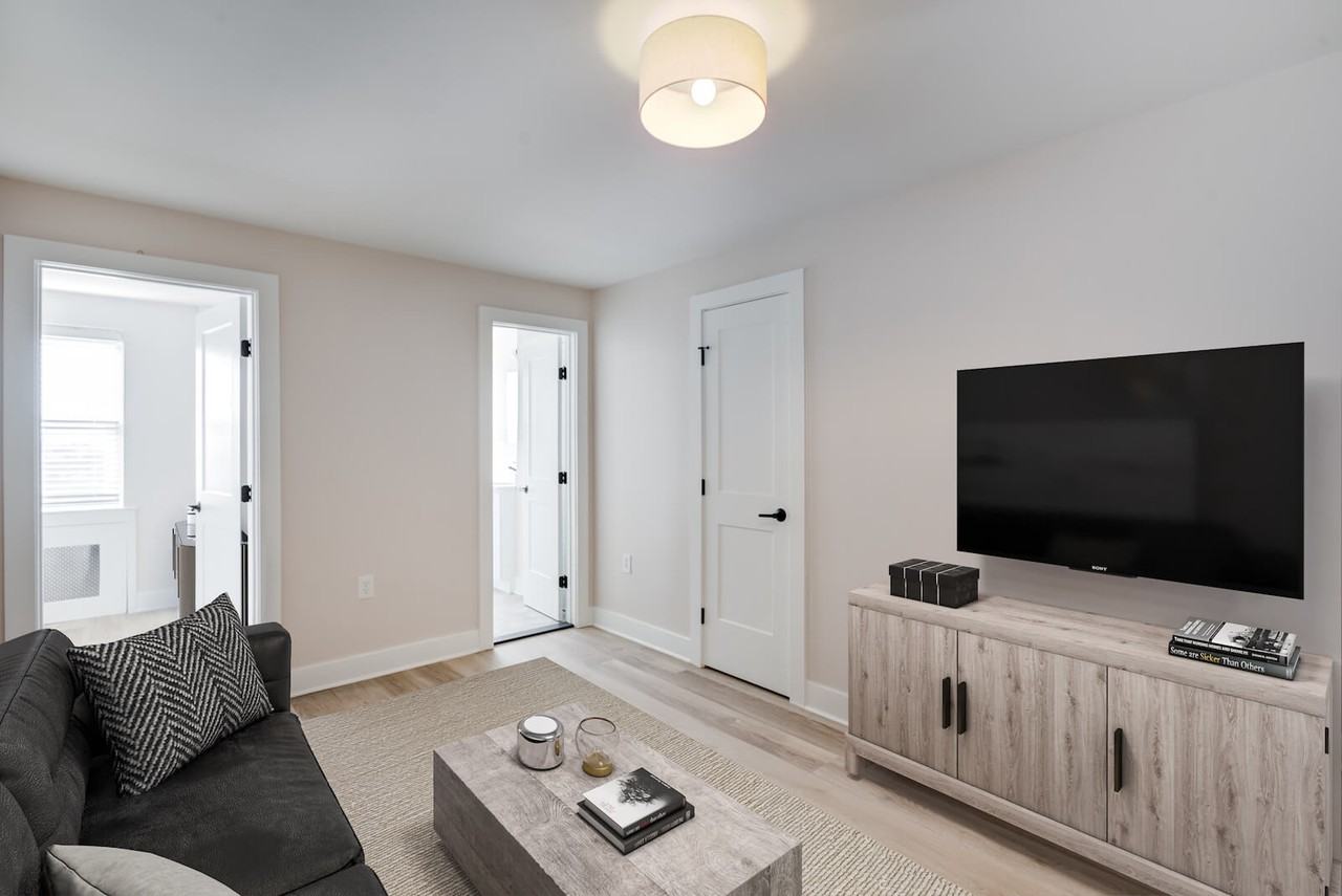 The Parkwest Apartments - Photo 7 of 28