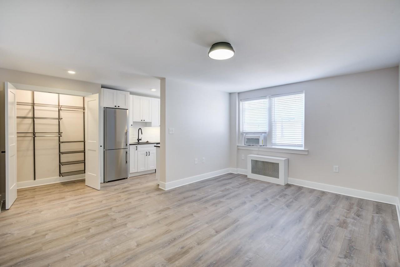 The Parkwest Apartments - Photo 6 of 28