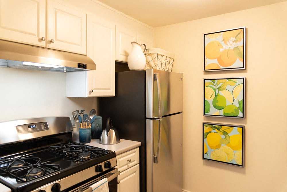 Beverly Commons - Photo 4 of 33