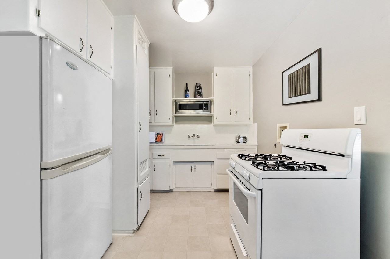 591-629 Washington - Photo 3 of 8