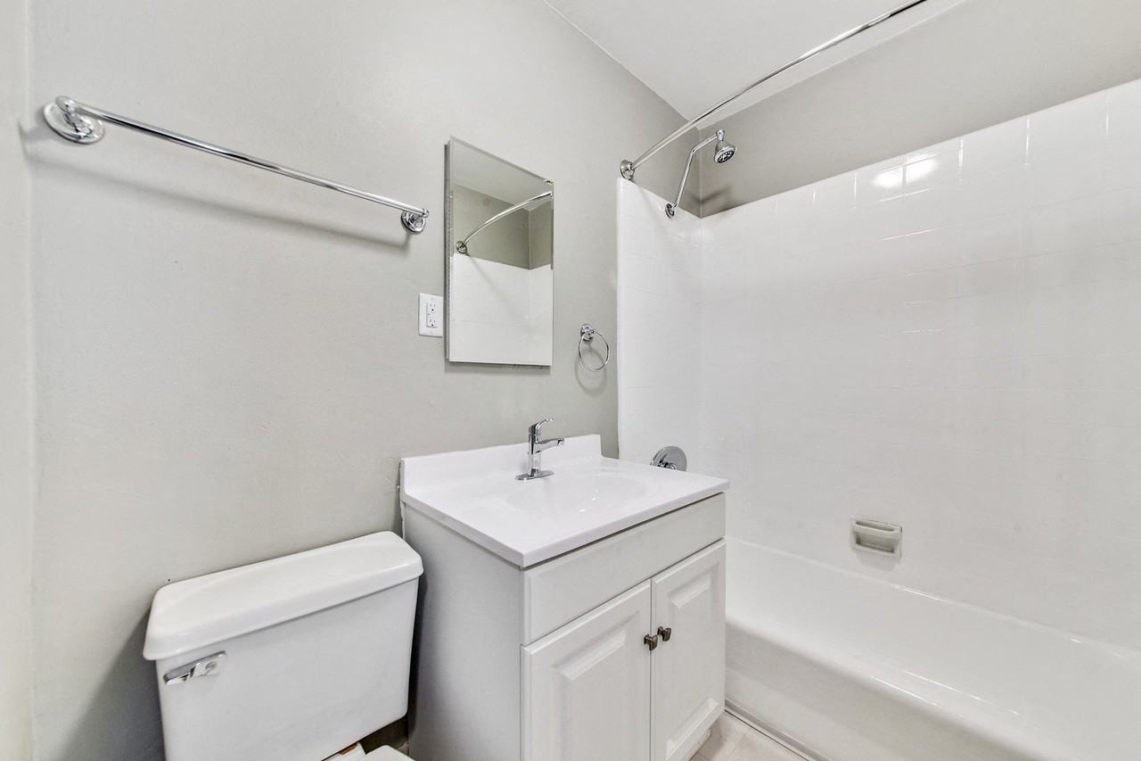 591-629 Washington - Photo 6 of 8