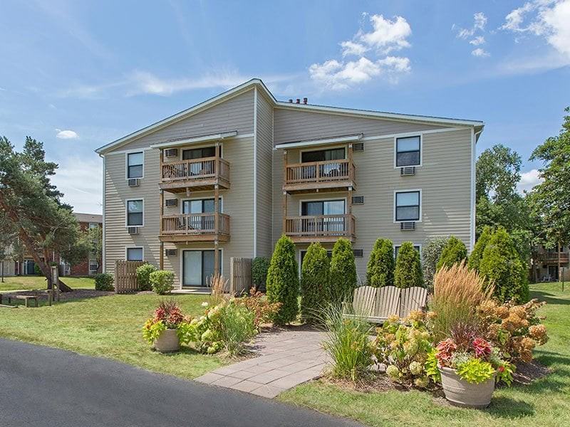 Barrington Lakes Apartments - Photo 4 of 50