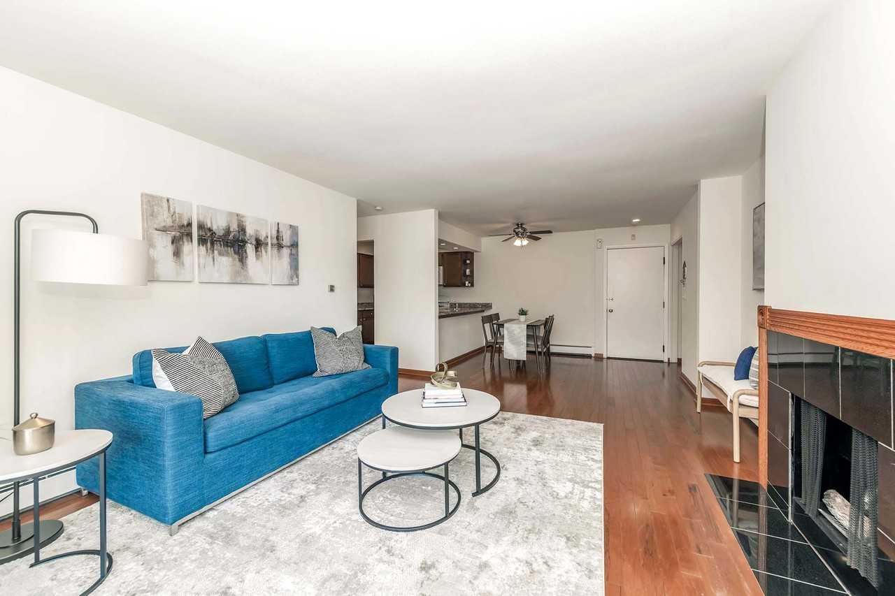 Barrington Lakes Apartments - Photo 7 of 50