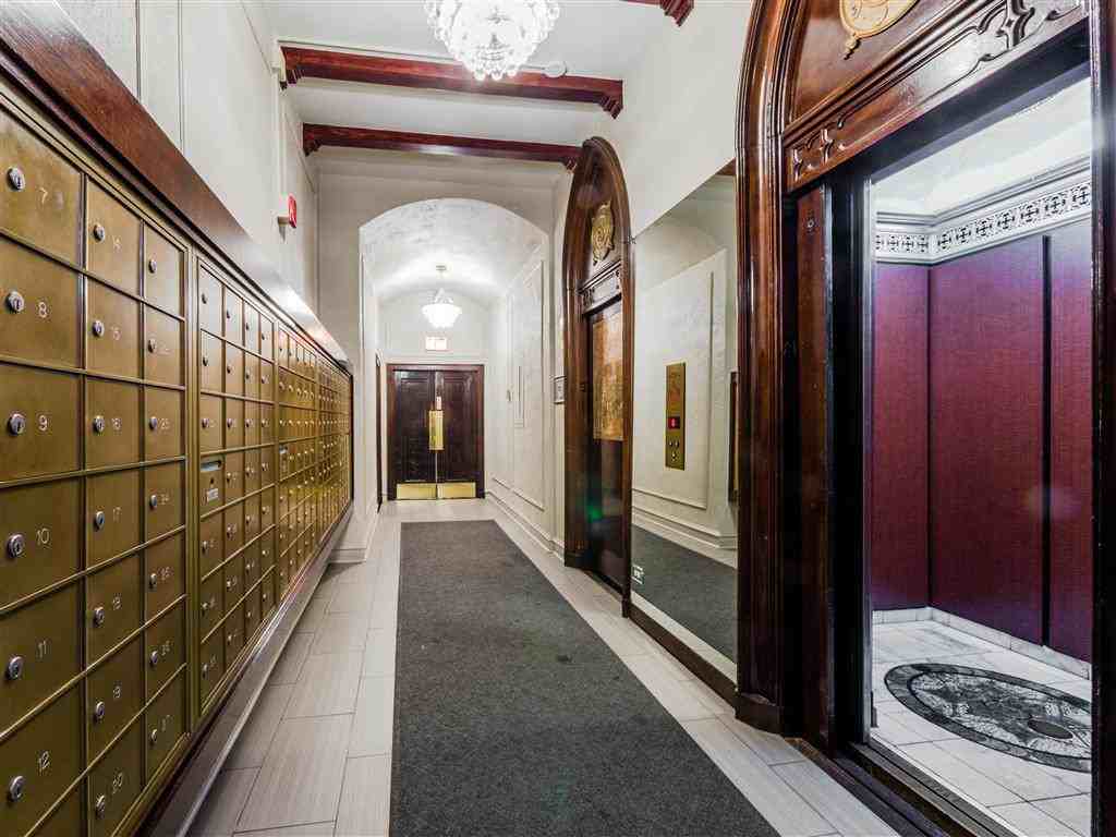 The Patricians - Photo 3 of 34