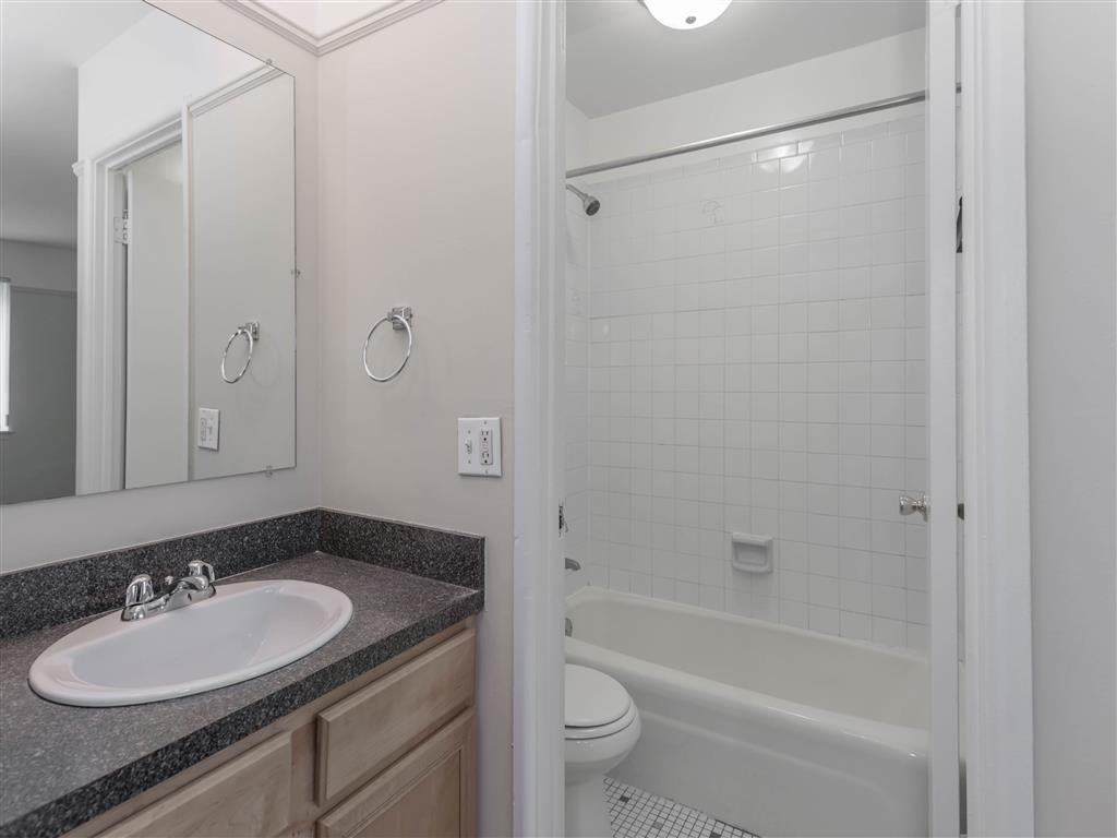 Winthrop Place - Photo 5 of 14