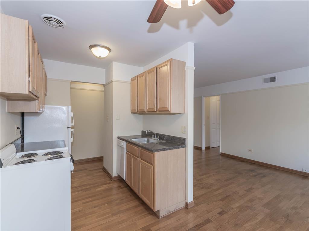 Winthrop Place - Photo 6 of 14