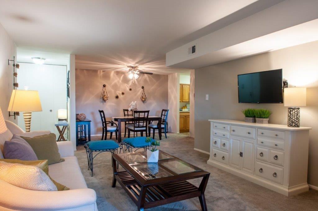 Lakewood Hills Apartments and Townhomes - Photo 5 of 35