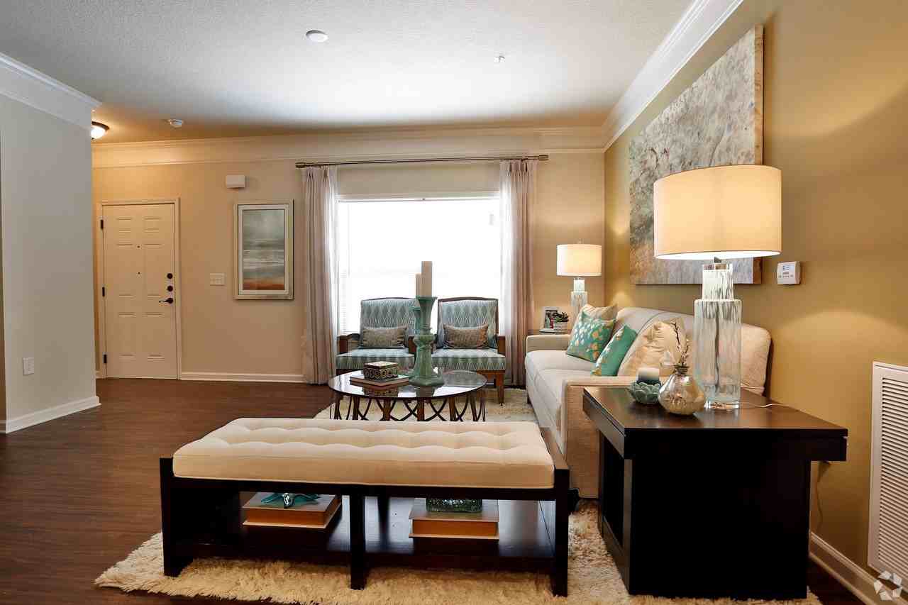 The Columns at Coldbrook Station - Photo 4 of 30