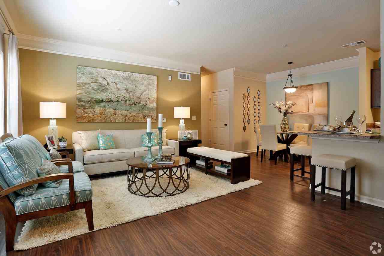 The Columns at Coldbrook Station - Photo 5 of 30