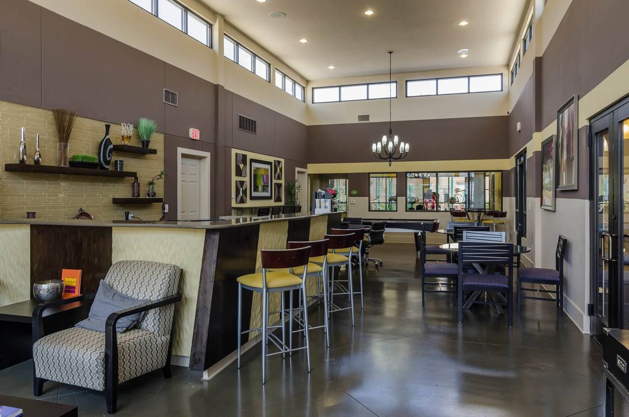 Ashley Collegetown - Photo 7 of 30