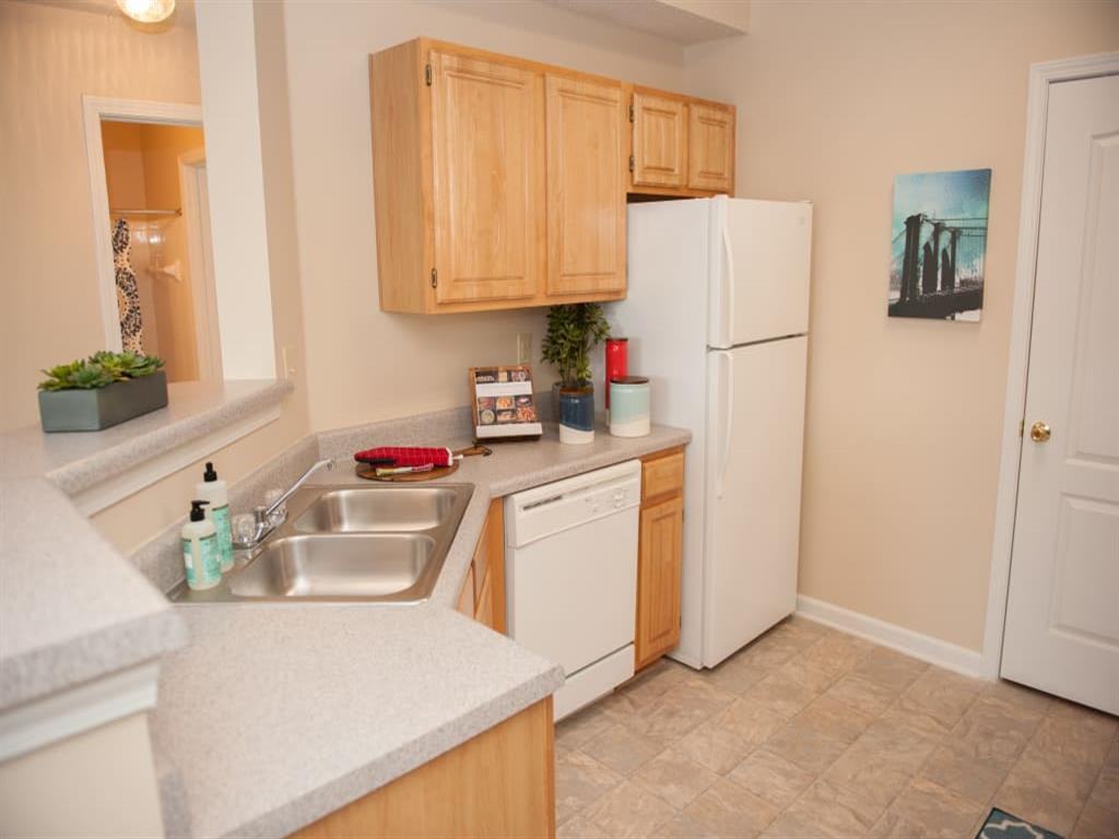 Waterford Place Apartments - Photo 3 of 17