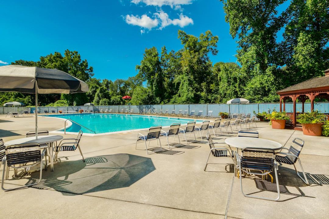 Steward Manor - Photo 4 of 9