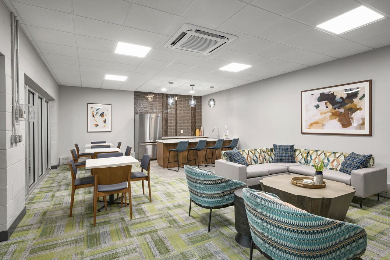 Hamline Terrace - Photo 7 of 14