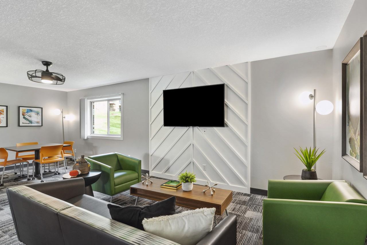 Silver Ridge - Photo 6 of 20