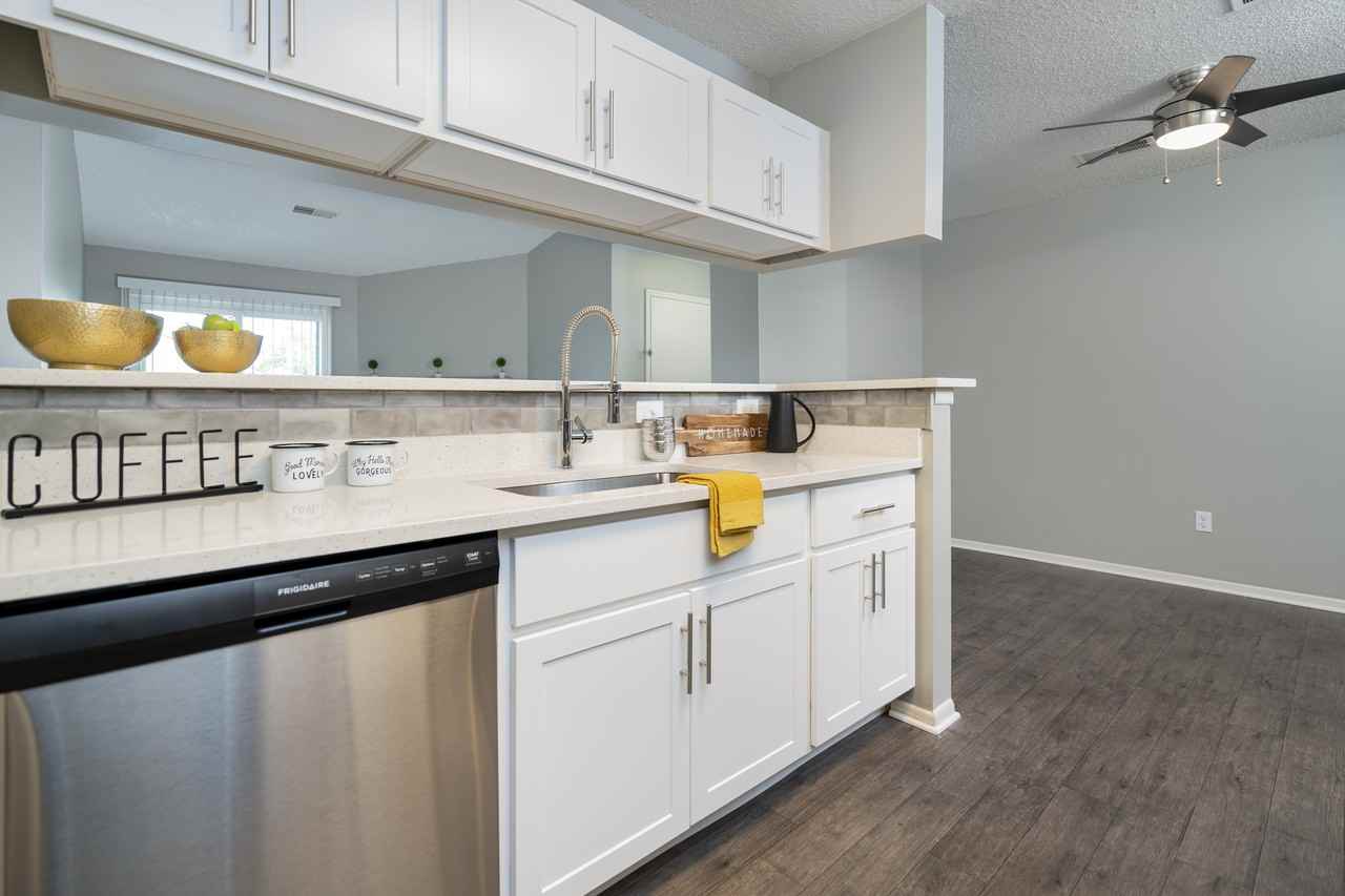 Sturbridge Square Apartments - Photo 4 of 19