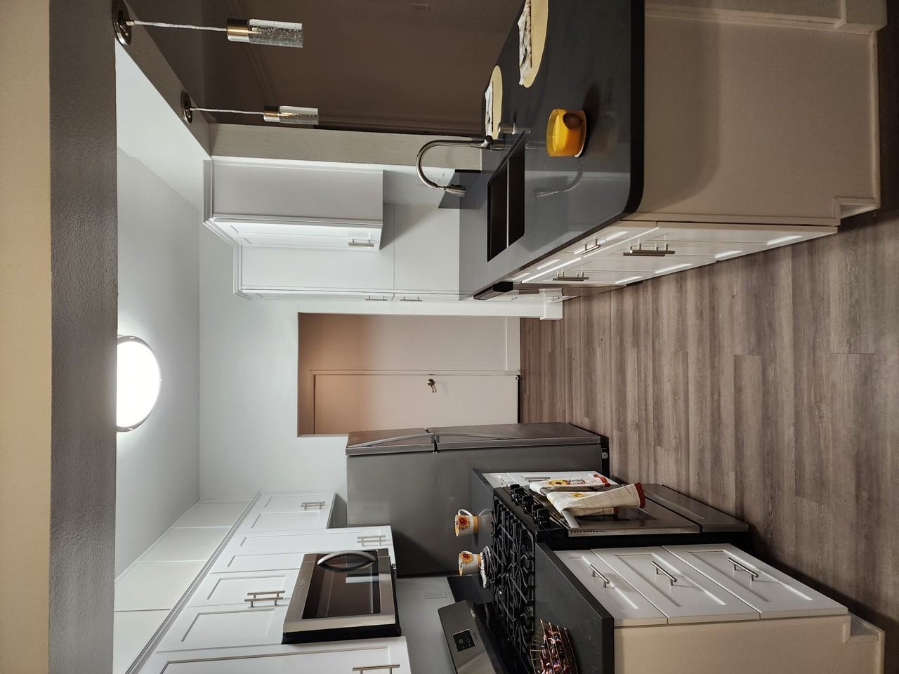 Citronia Luxe Towers Apartments - Photo 3 of 12