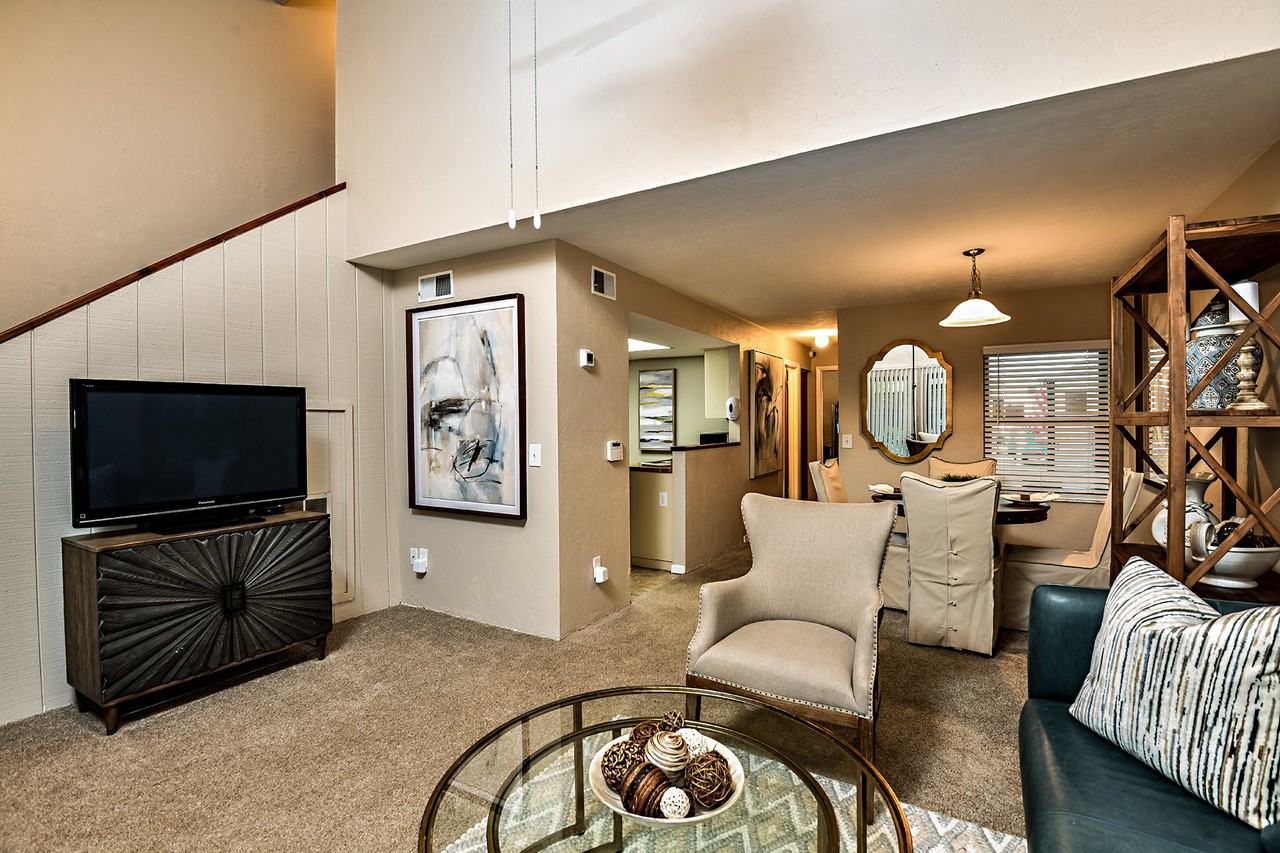 Woodland Villas Apartments - Photo 4 of 25