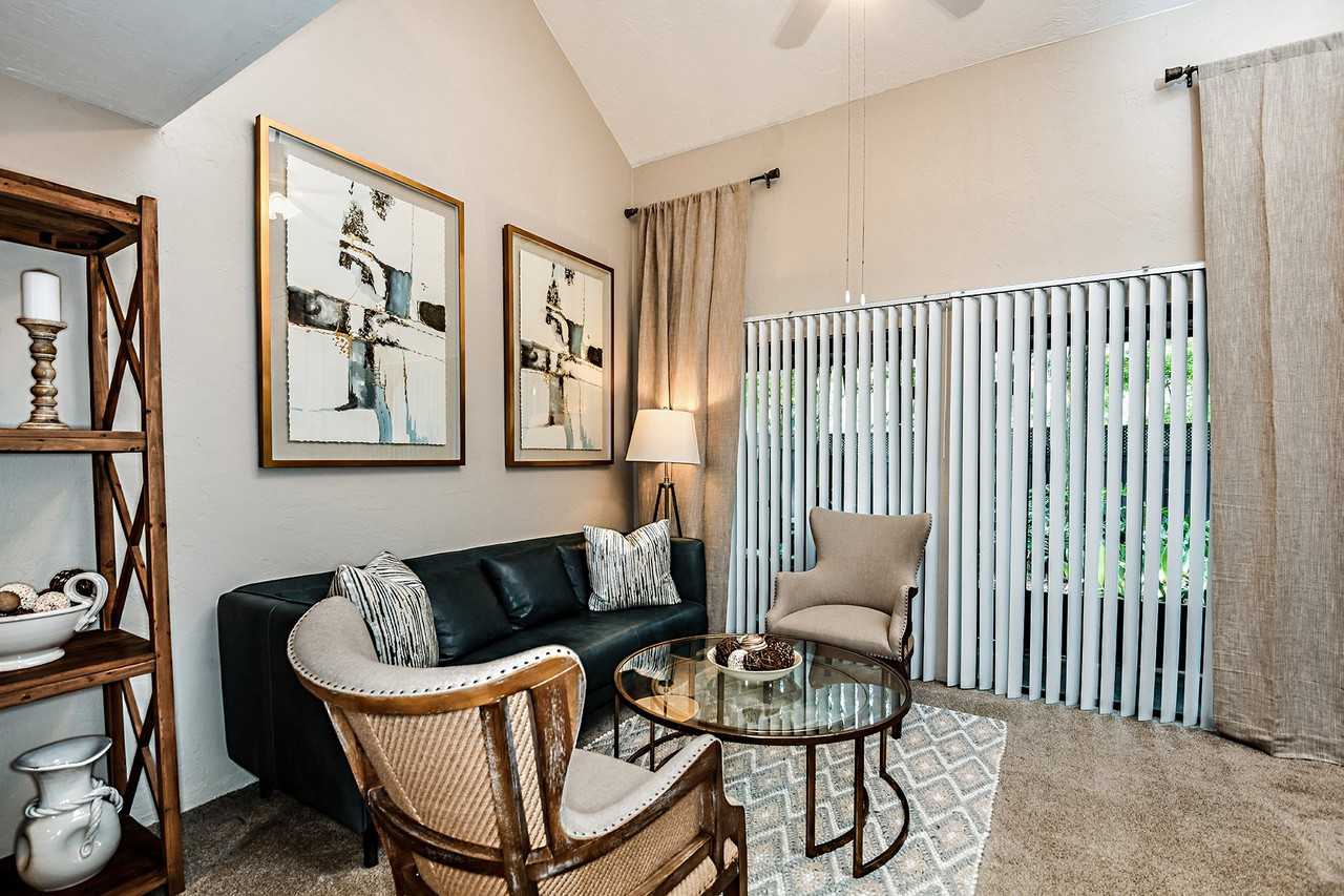 Woodland Villas Apartments - Photo 6 of 25