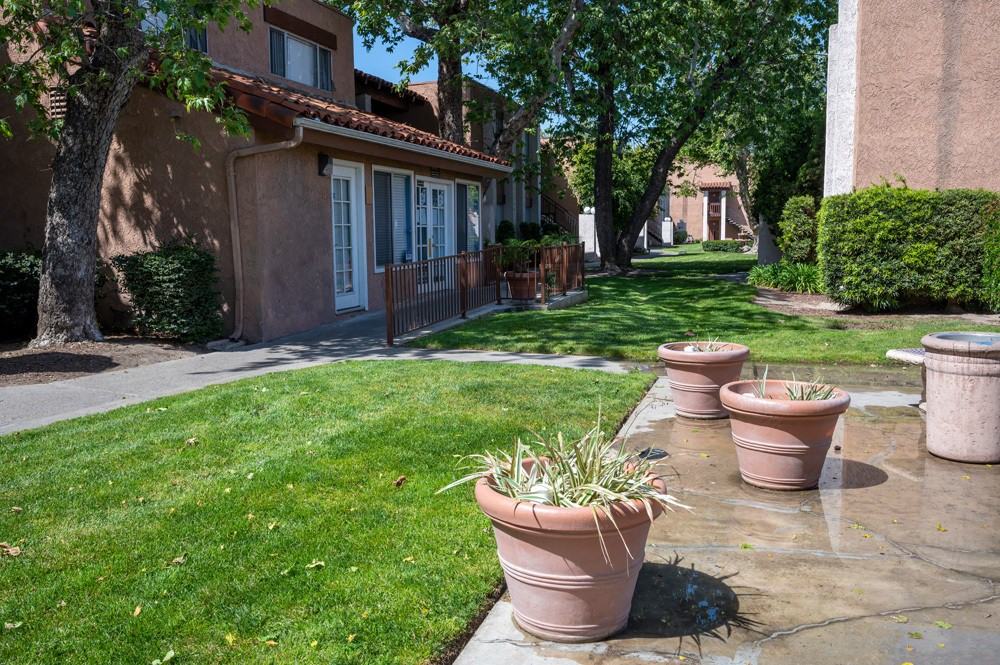 Newhope Pines Apartments - Photo 4 of 8