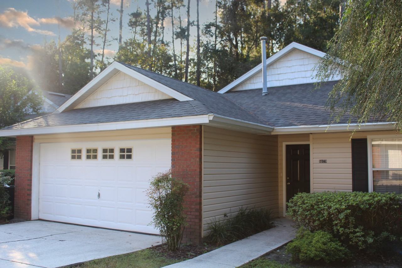 Eagle Point Villas - Photo 2 of 16