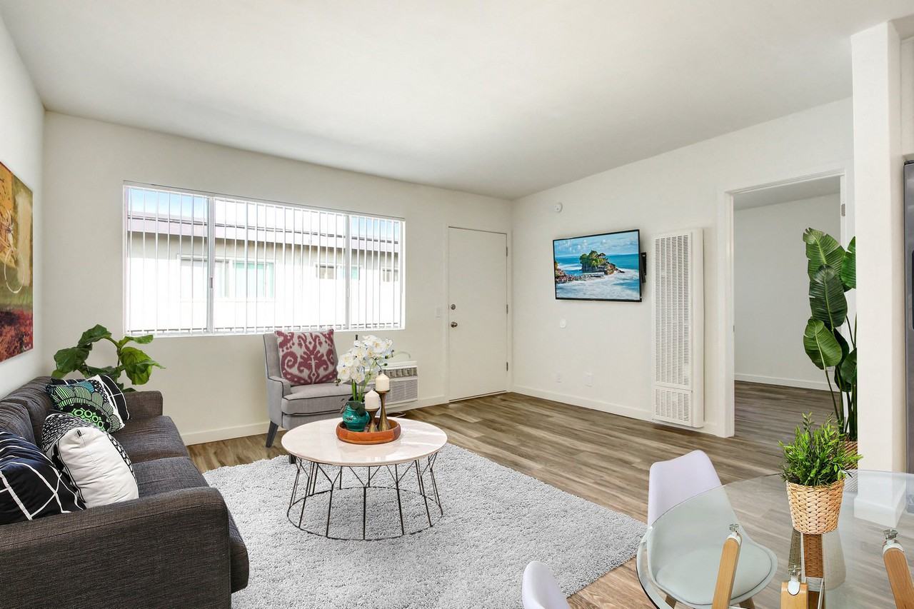 De Soto Valley Apartments - Photo 4 of 26