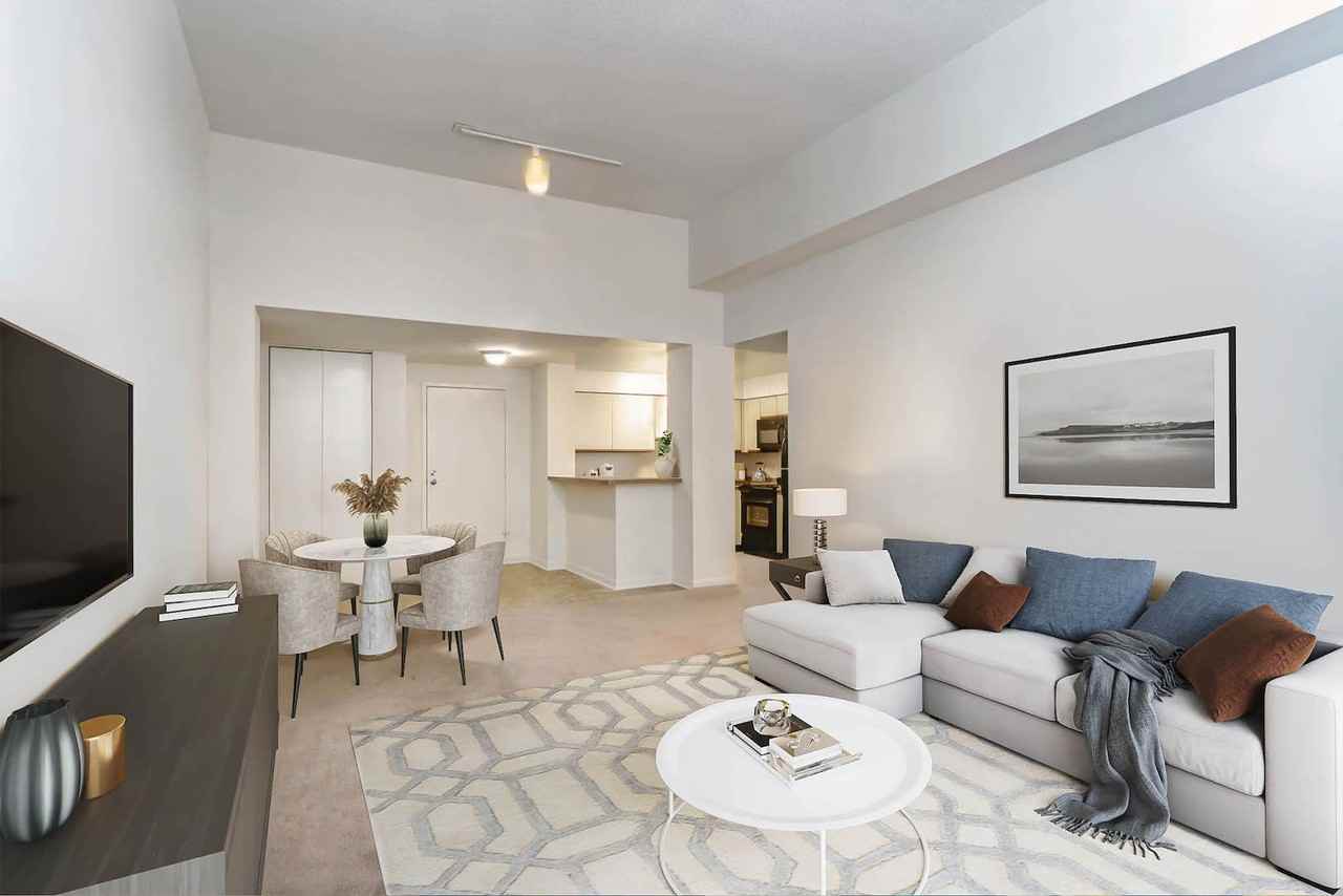 Marlboro Classic Apt & Redwood Square - Photo 4 of 47