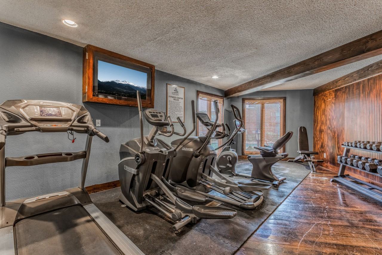 Treetop Lodge - Photo 3 of 12