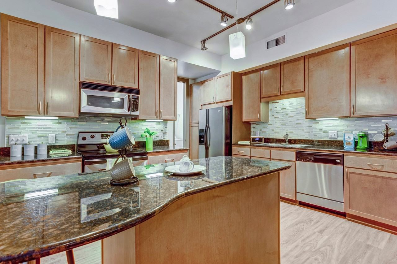 Gables Revere Upper Kirby - Photo 5 of 20