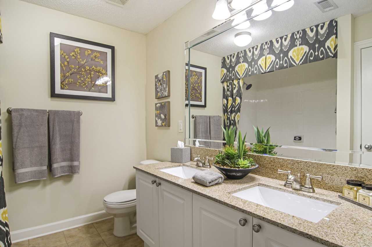 Gables Montclair - Photo 7 of 20