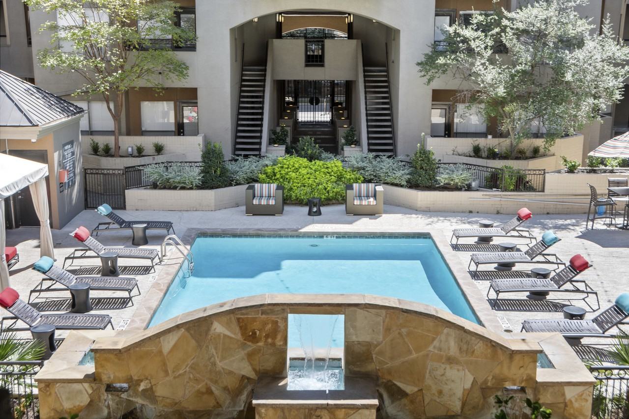 Gables Katy Trail - Photo 3 of 16