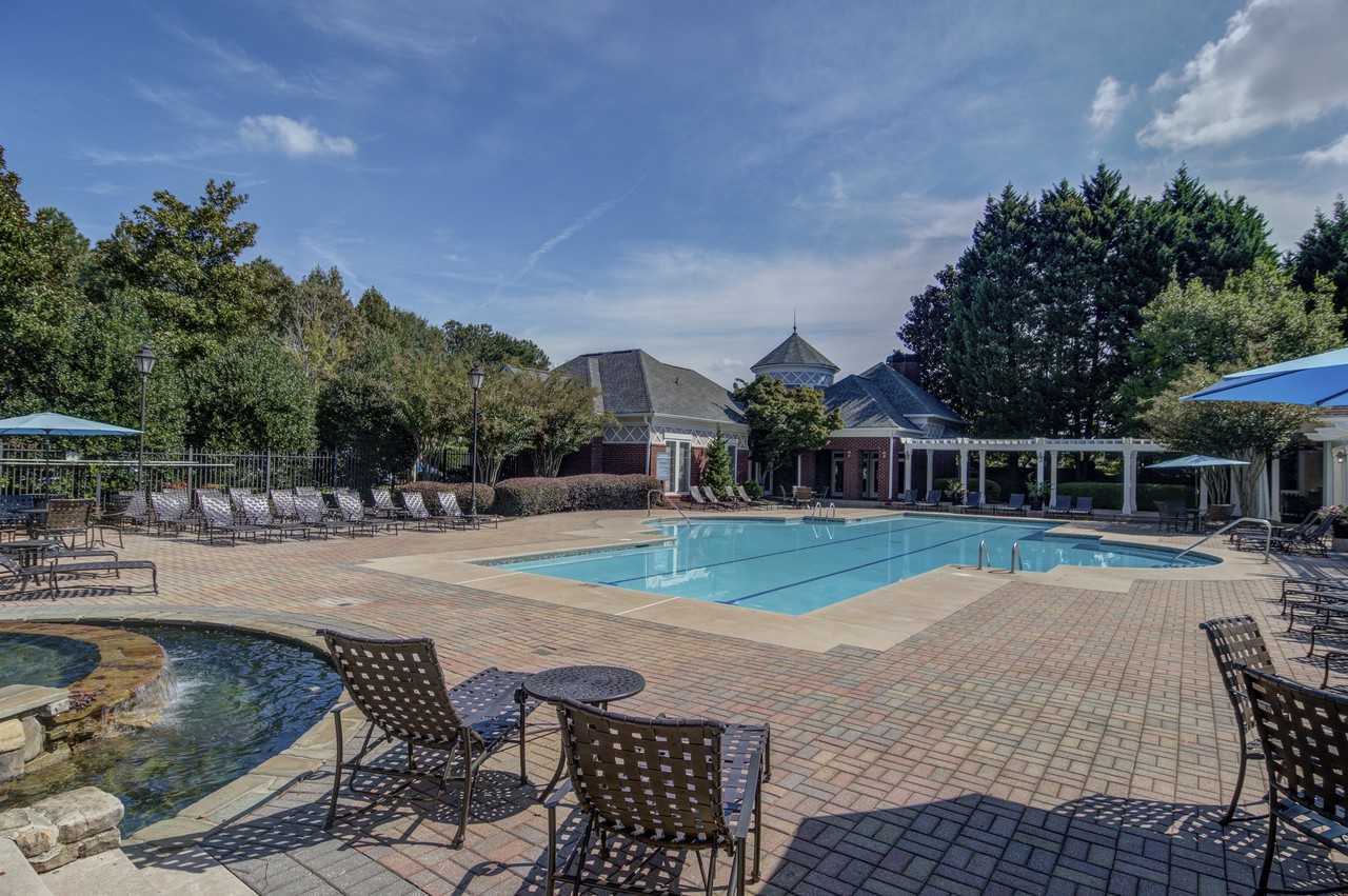 The Quinn Sugarloaf - Photo 2 of 23