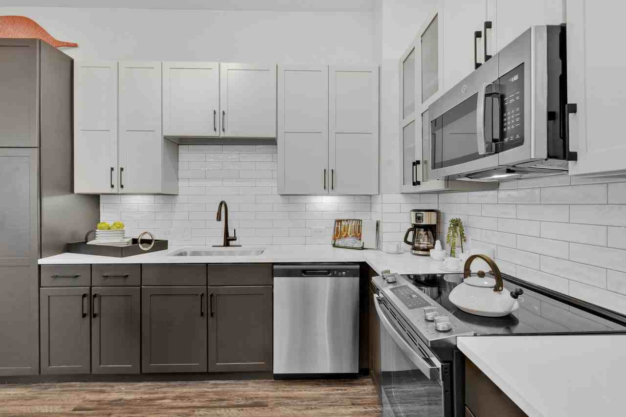 Gables Villa Rosa - Photo 2 of 32