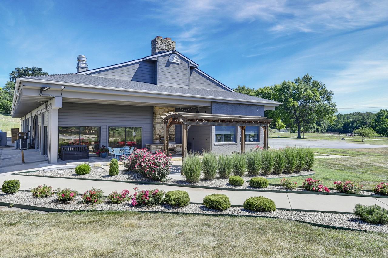 Fairway Hills Apartments - Photo 3 of 19