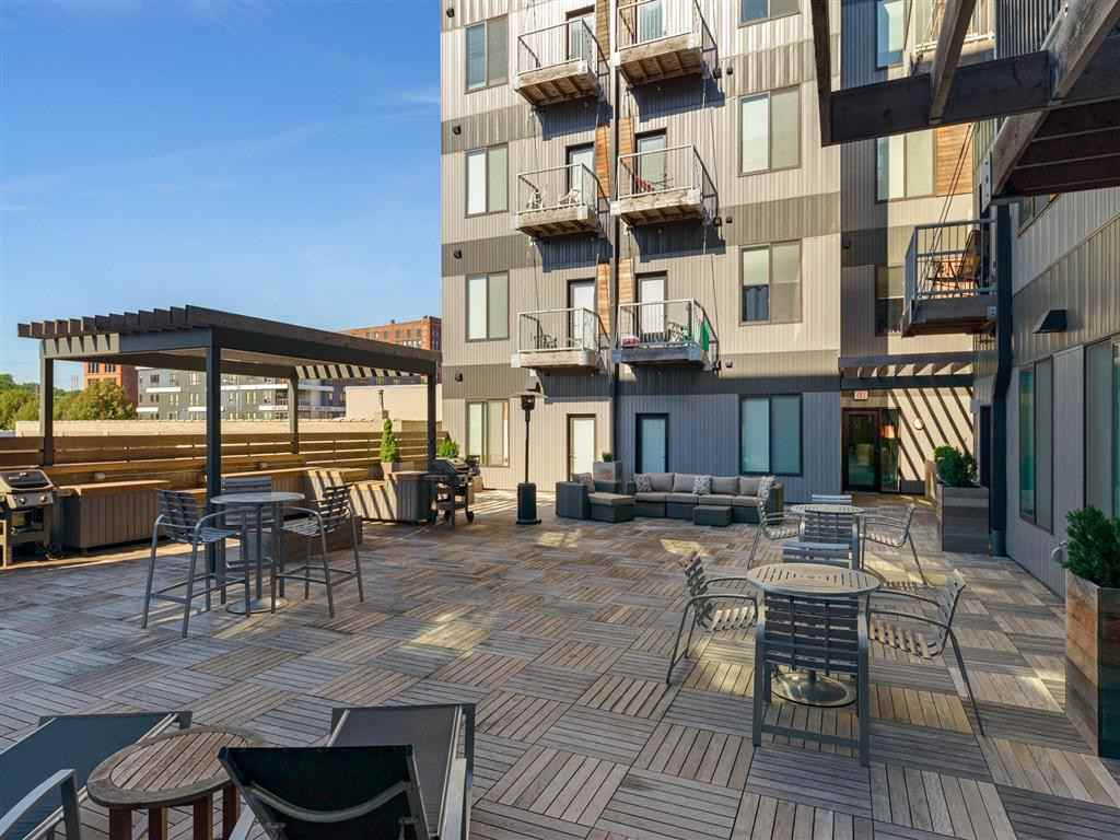 Jones13 - Photo 4 of 50