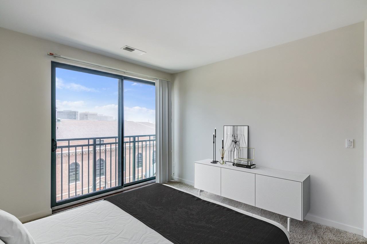 The Key at Yale and Towne - Photo 6 of 29