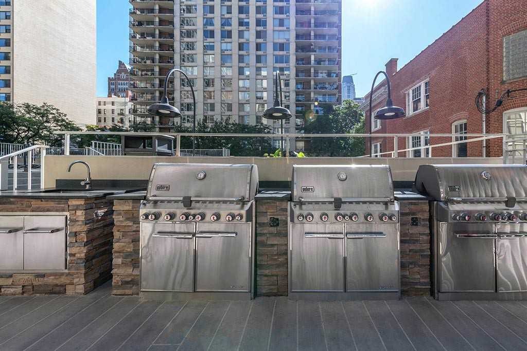 65 East Scott - Photo 5 of 43