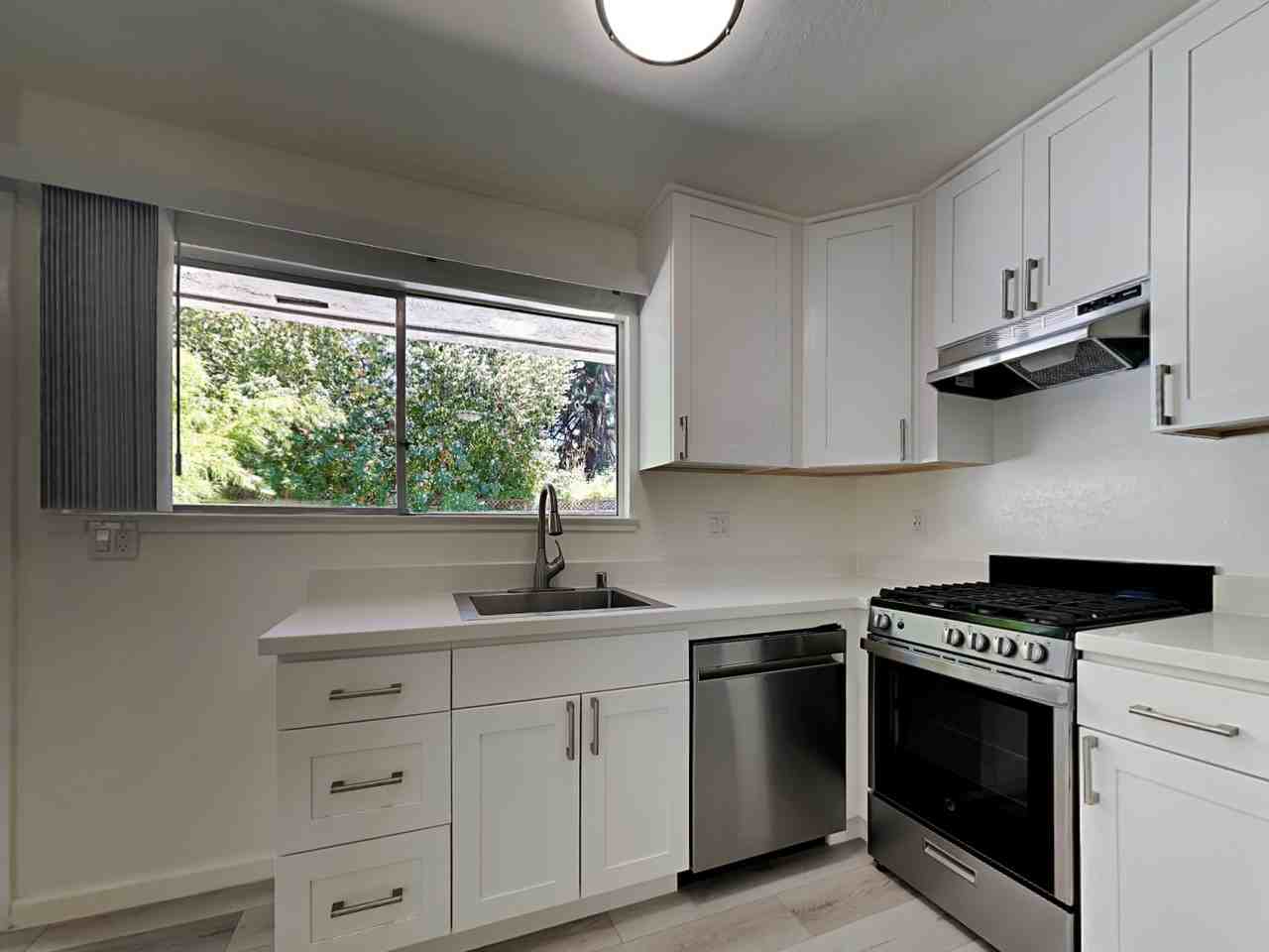 362 Jayne St - Photo 3 of 18