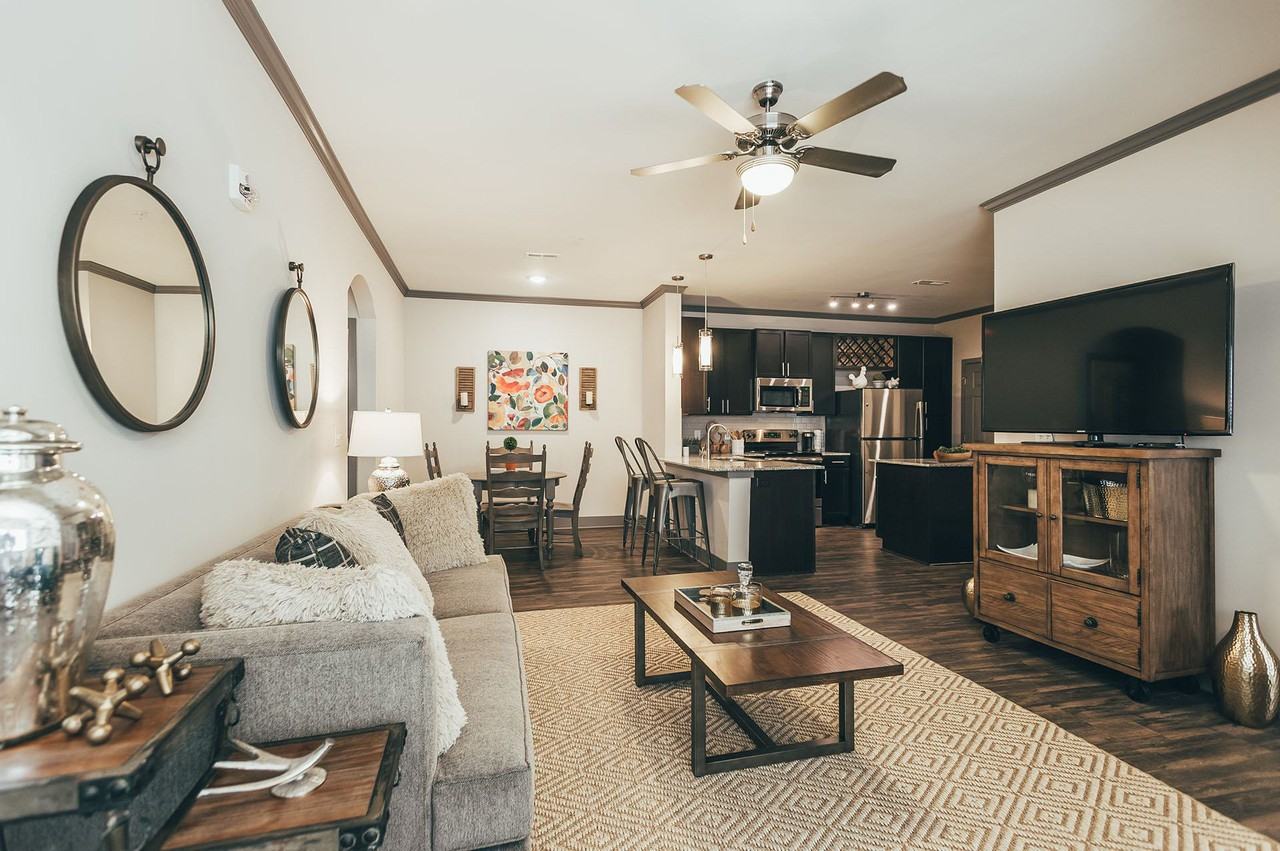 Vintage at Emory Road Apartments - Photo 5 of 31