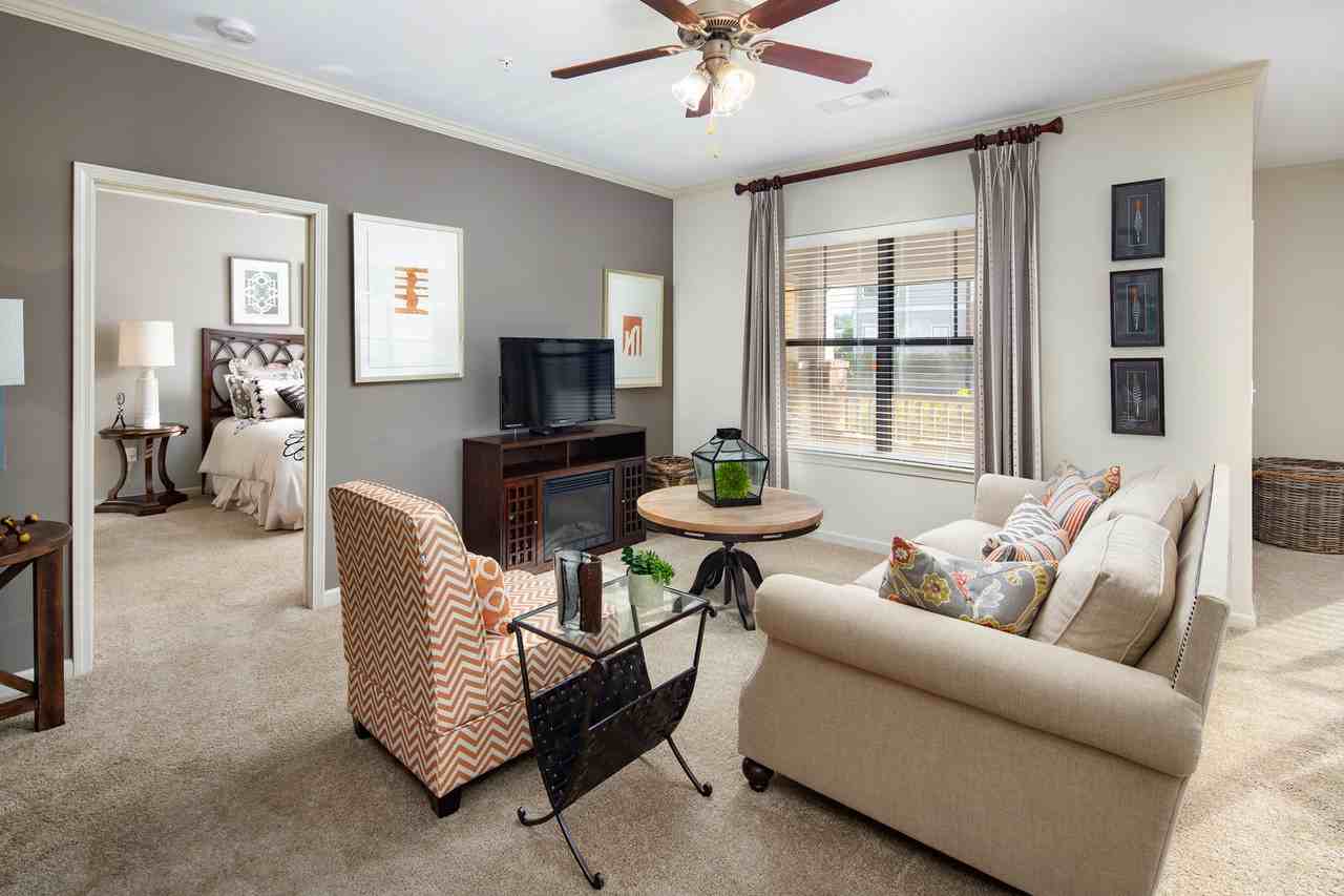 Gateway Crossing - Photo 4 of 4