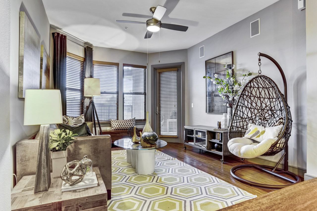 Gables Upper Kirby - Photo 4 of 20