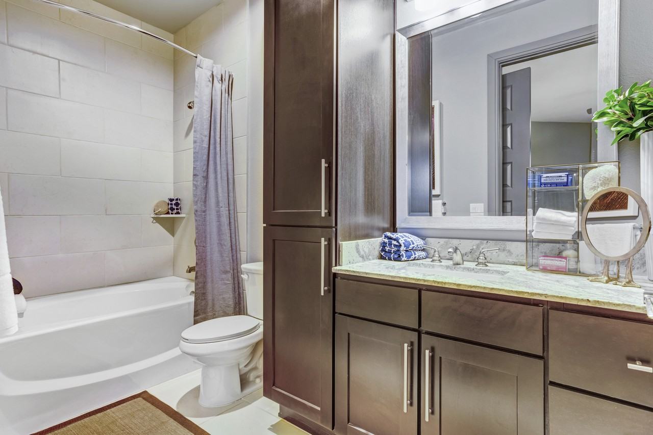 Gables Upper Kirby - Photo 6 of 20