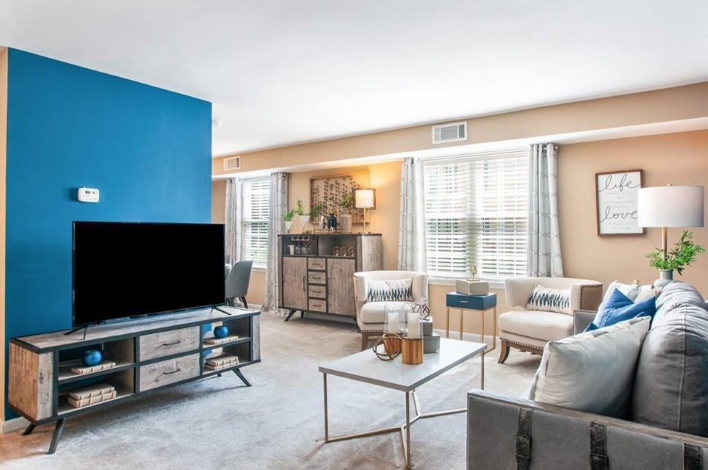 Montgomery Manor Apartments & Townhomes - Photo 4 of 26